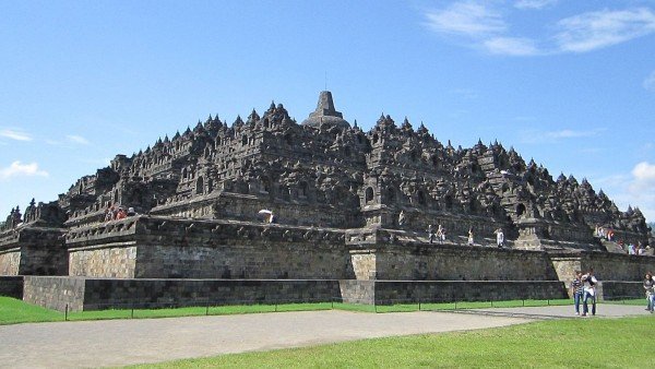 Wisata Candi Borobudur dan Prambanan